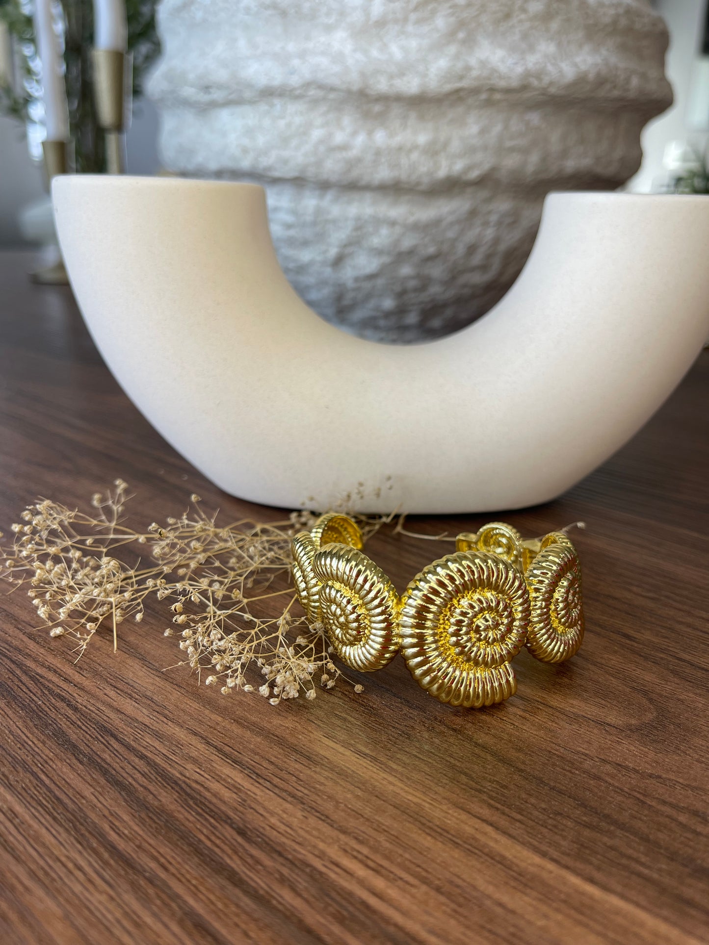 Caracol Conch Bangle ✨