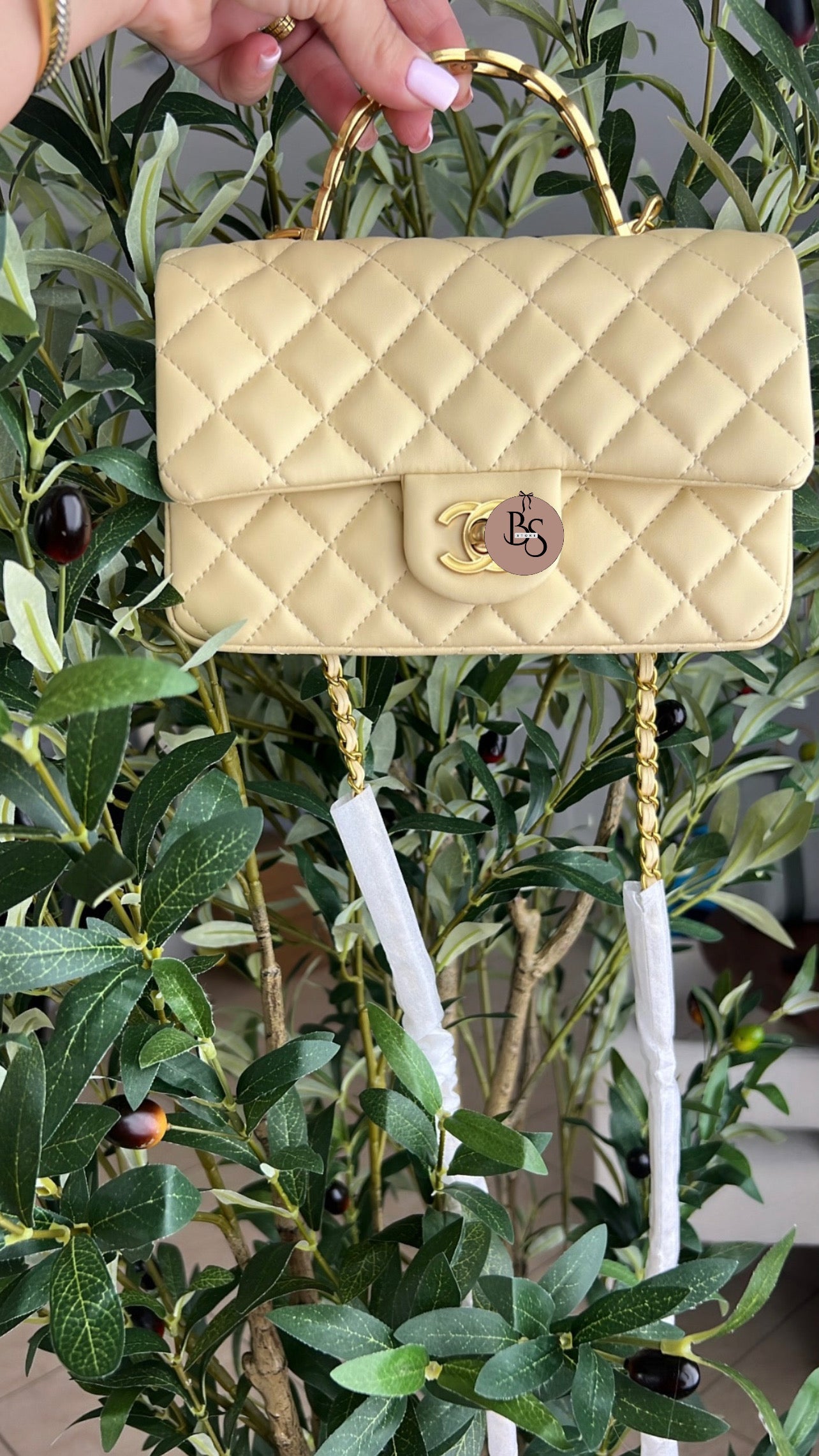 Chan pastel yellow bag