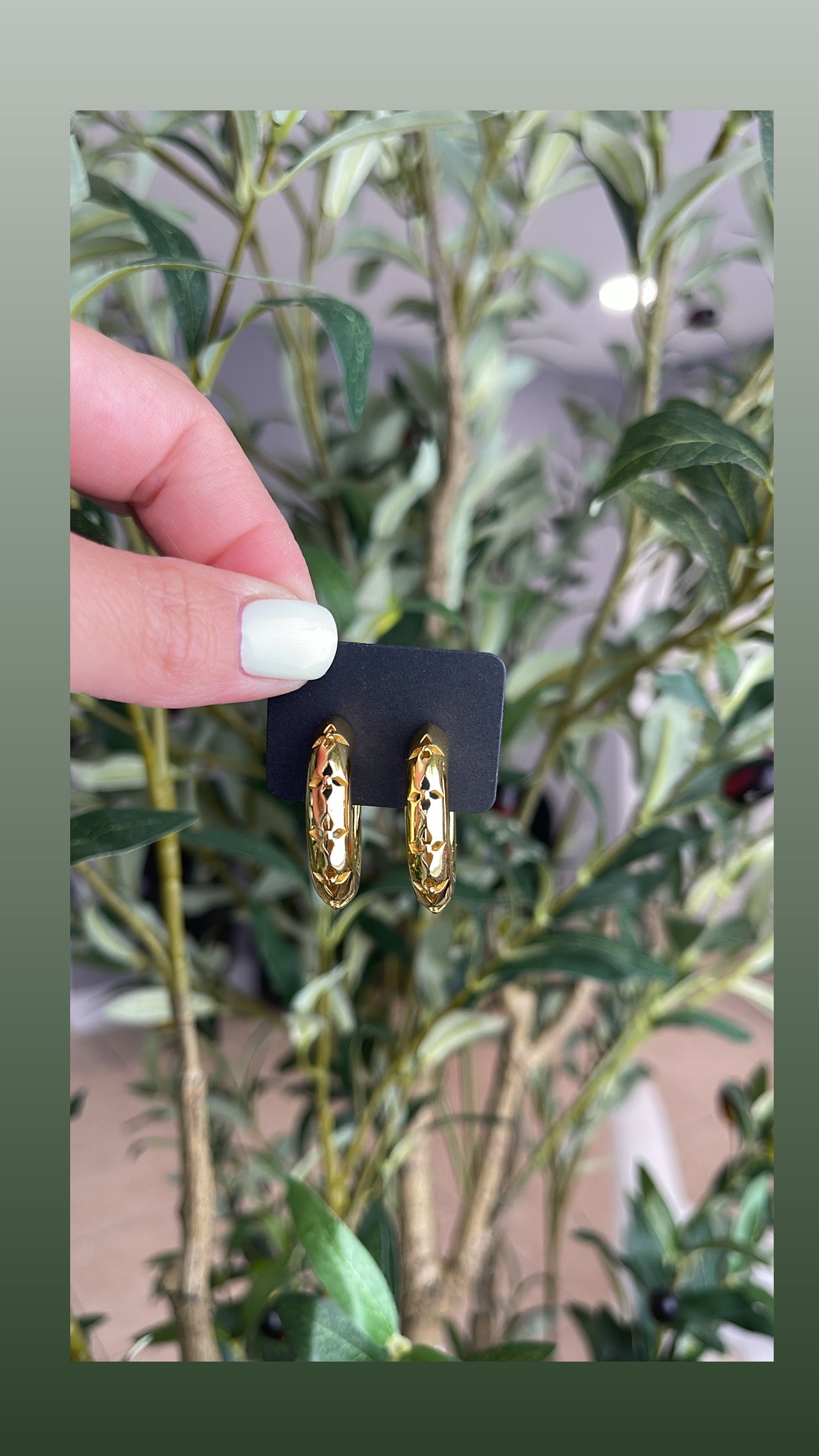 Lv Big Hoops