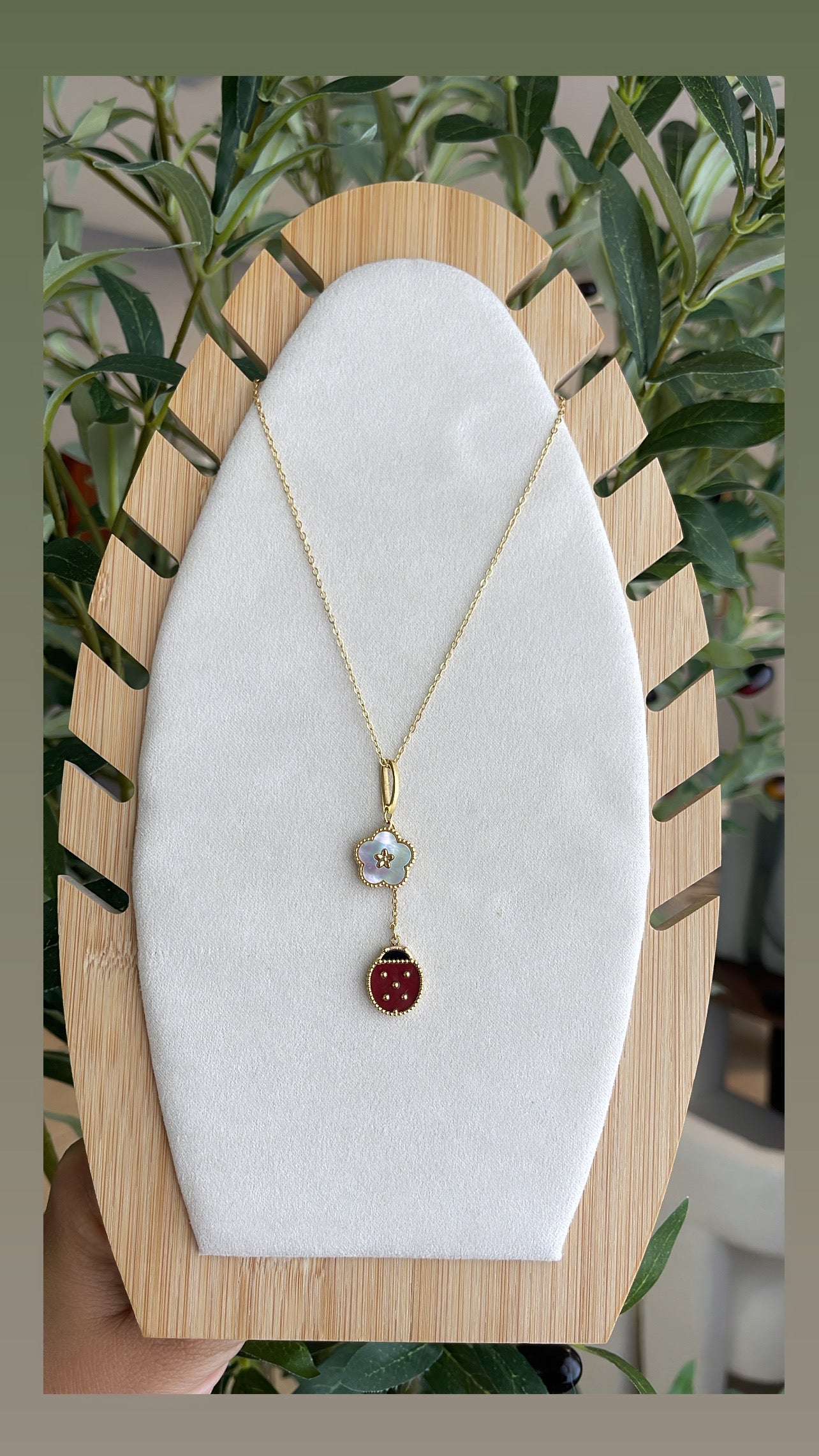 Van lady necklace 🫶🏻