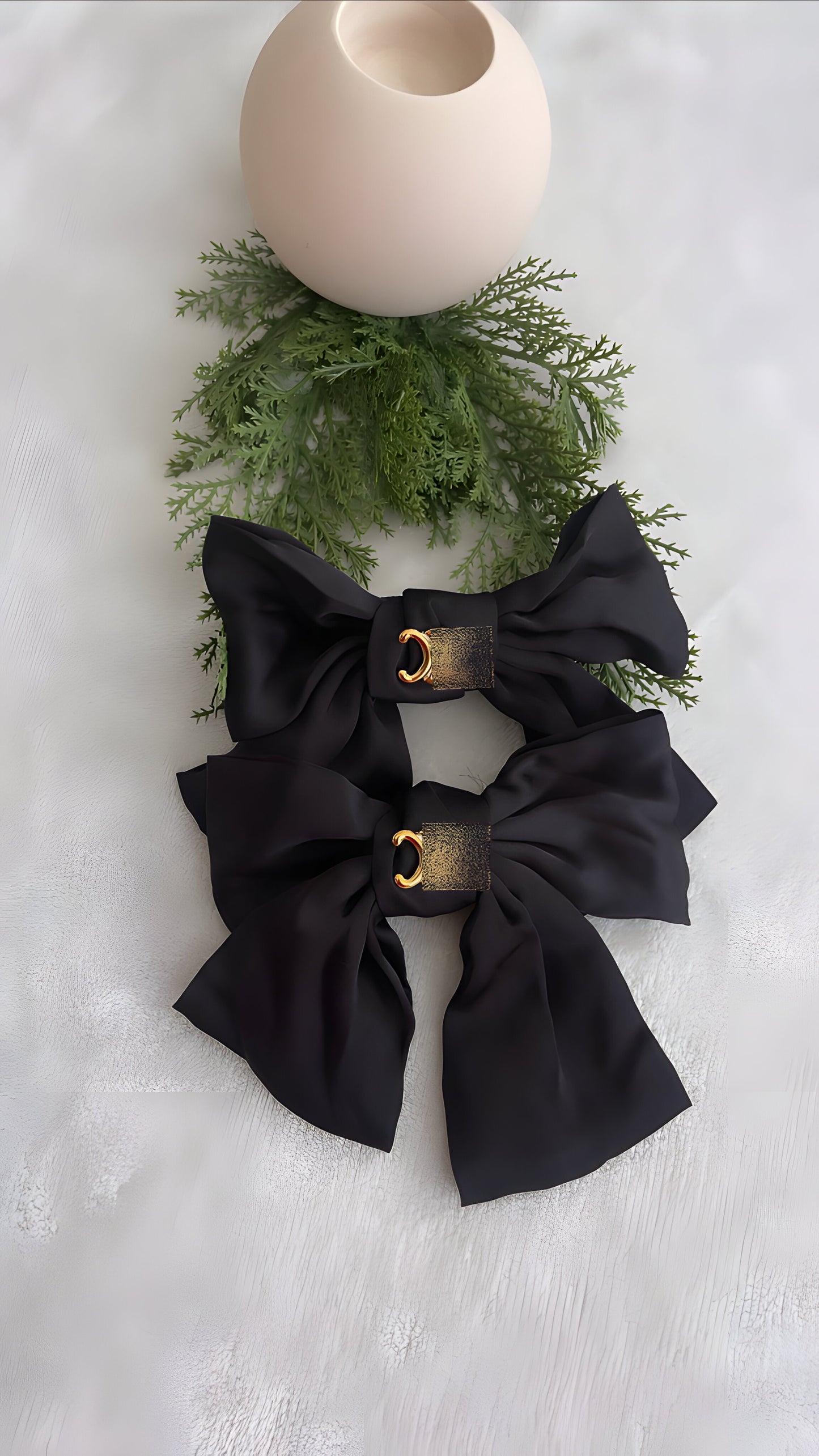 Celi bows 🖤🤍