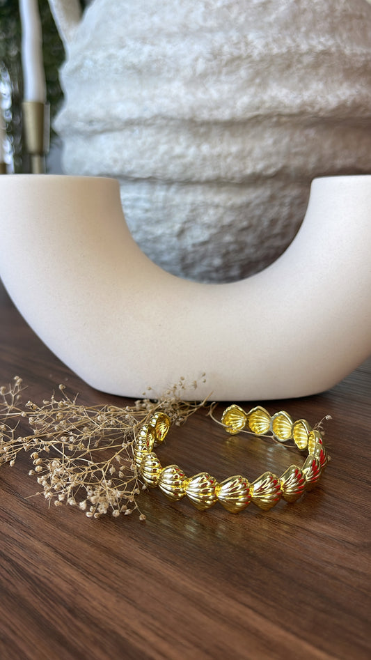 Shell Bangle ✨
