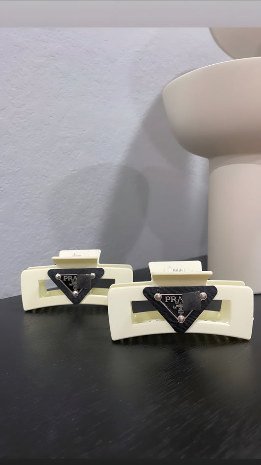 Pra White/black Hair Clip