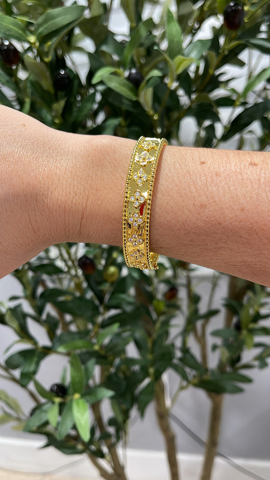 Van bangle bracelet