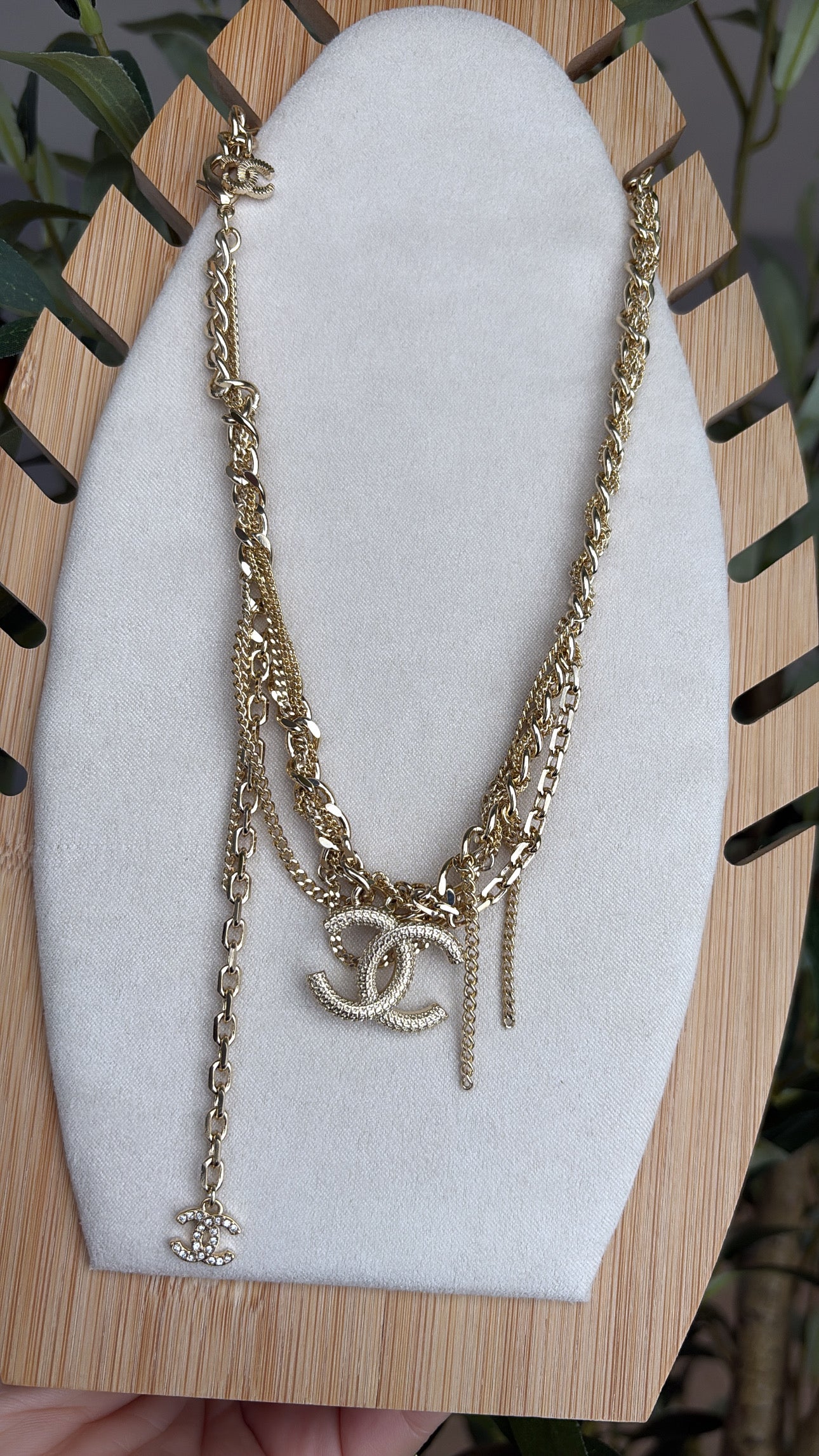 Chan elegant necklace